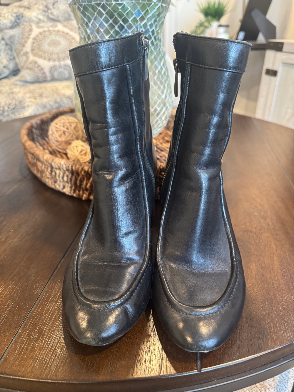 Pour La Victoire Black Leather Zip Ankle Booties